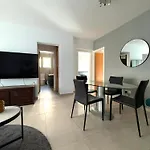 Blue Edge Makenzy * Larnaca