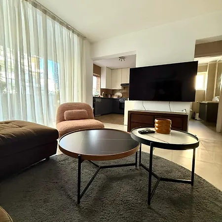 Blue Edge Makenzy Apartment Larnaka