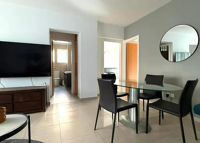 Blue Edge Makenzy * Larnaca